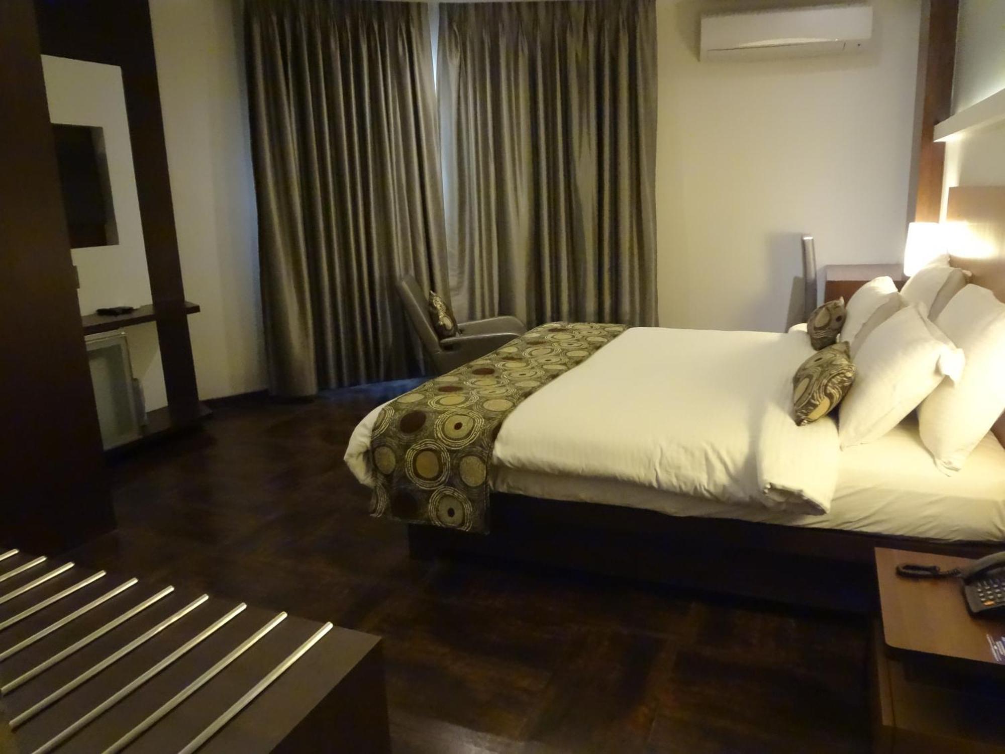 Hotel Galaxy Mumbai Eksteriør bilde