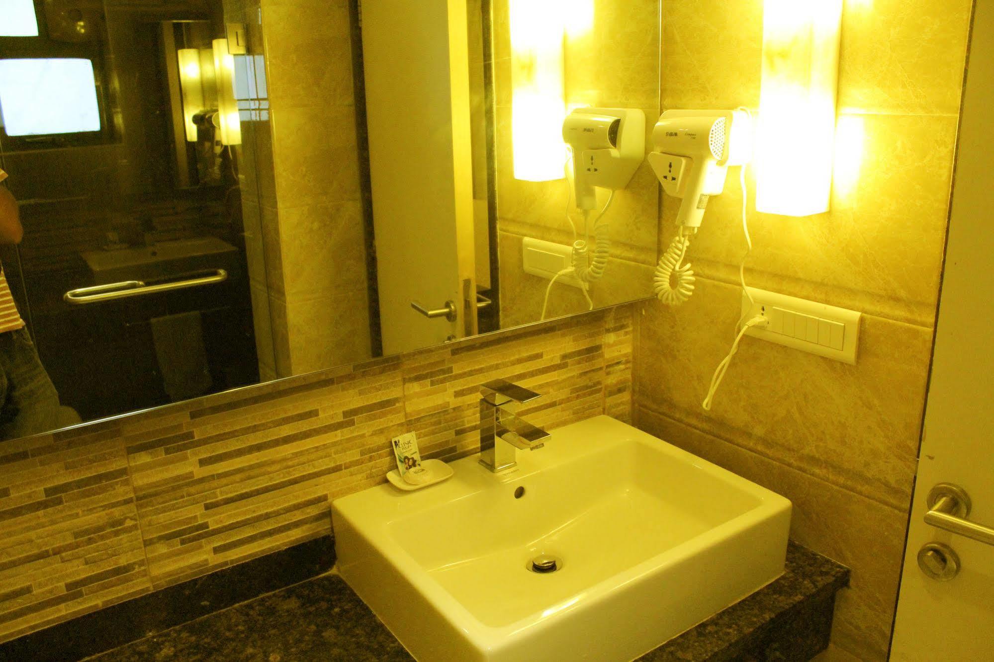 Hotel Galaxy Mumbai Eksteriør bilde