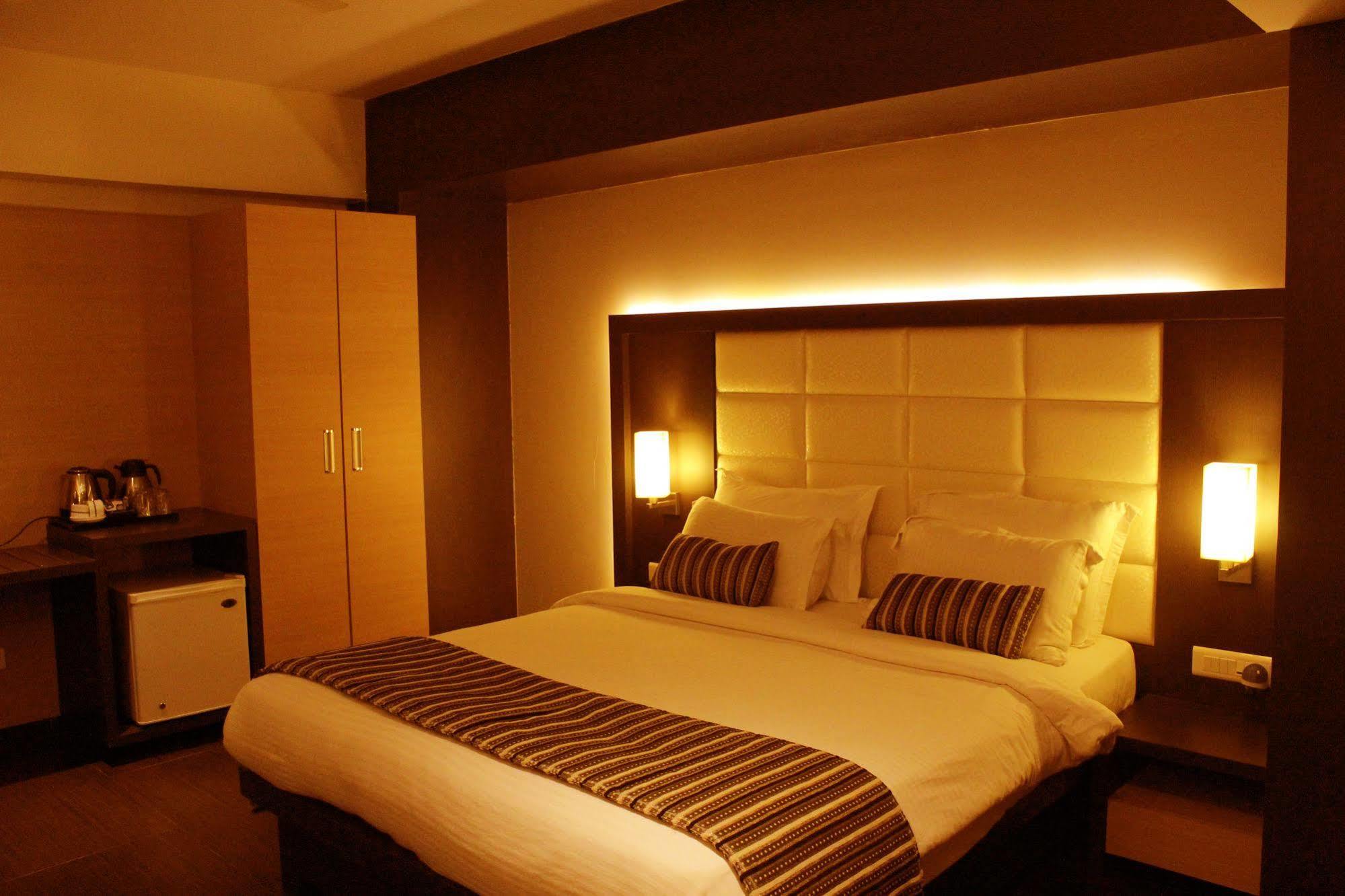 Hotel Galaxy Mumbai Eksteriør bilde