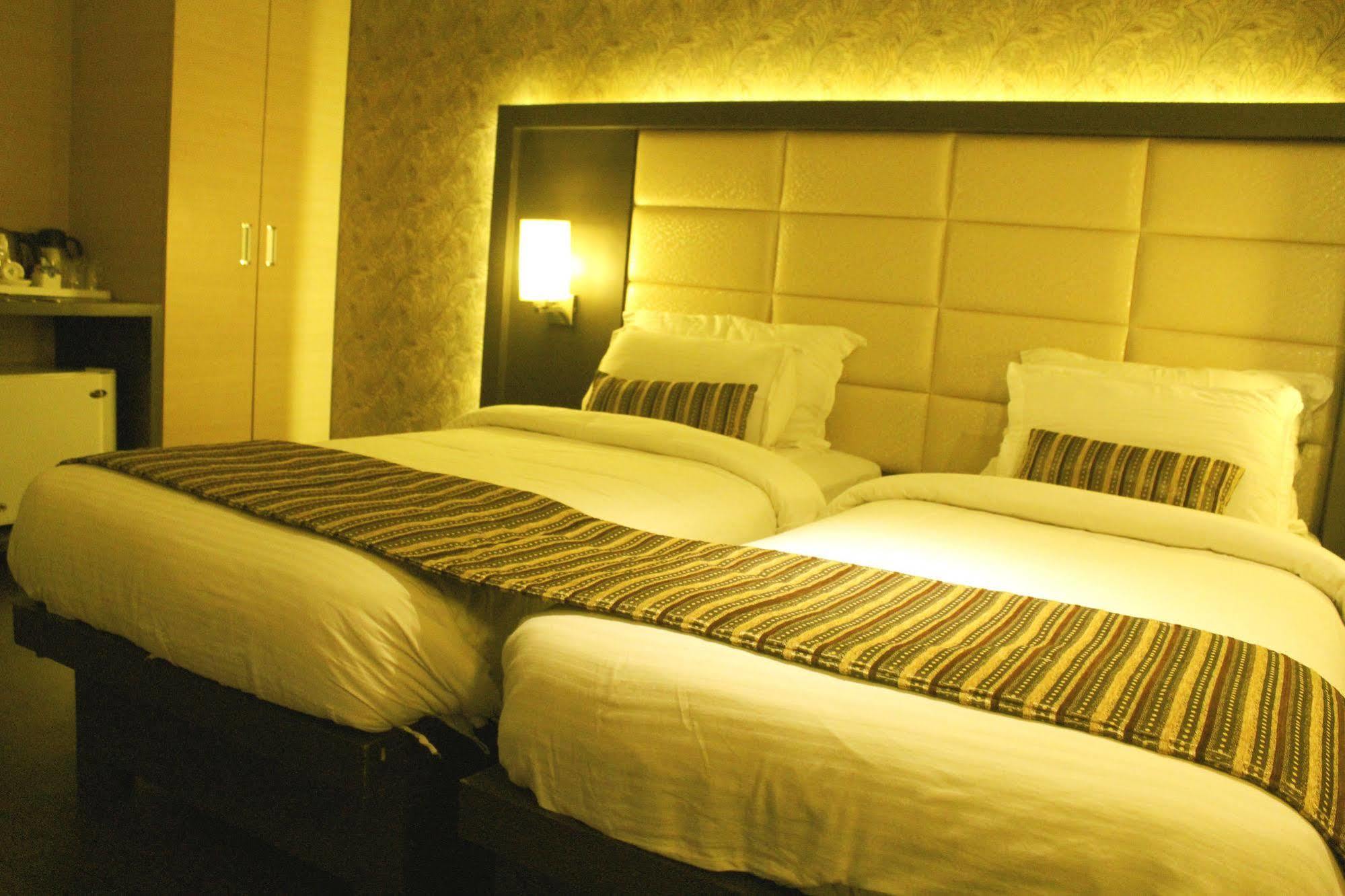 Hotel Galaxy Mumbai Eksteriør bilde