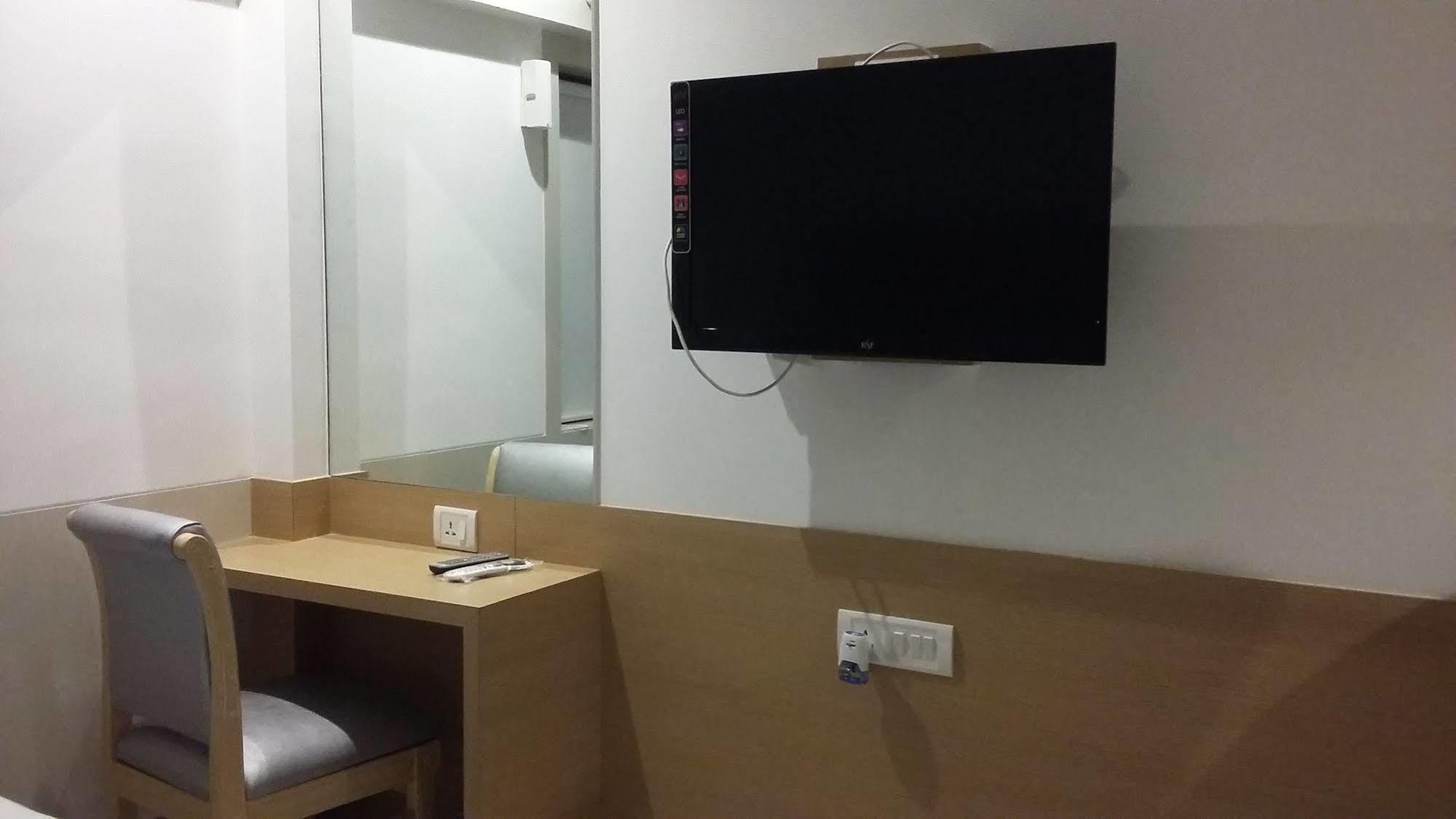 Hotel Galaxy Mumbai Eksteriør bilde